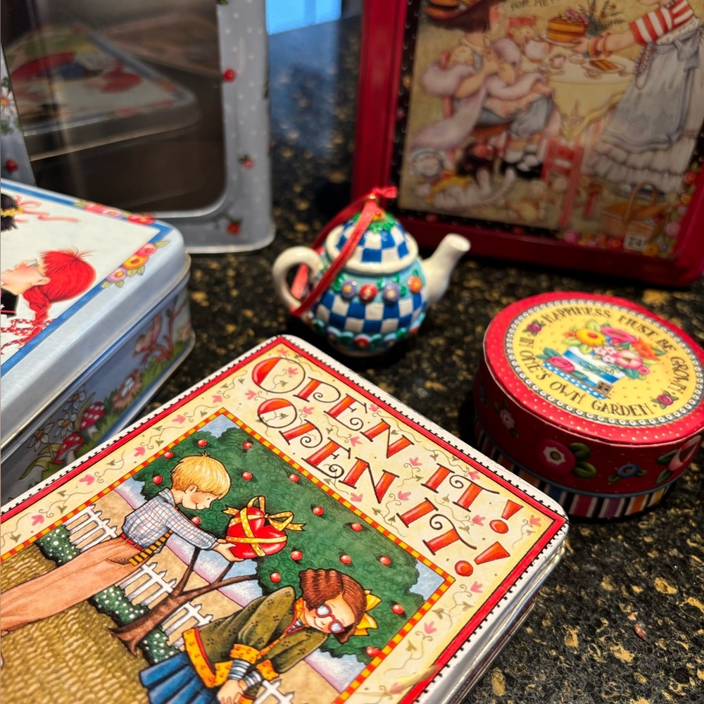 Mary Englebreit Colorful Decorative Tin and Block collection - Picture 4 of 8